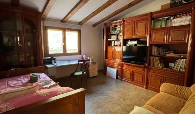 Resale - Villa -
Redován - Inland