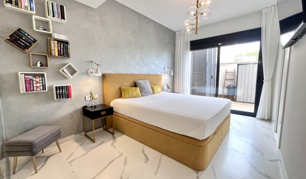 Resale - Apartment -
San Miguel de Salinas - Inland