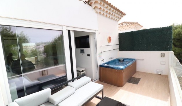 Återförsäljning - Villa -
Orihuela Costa - Costa Blanca