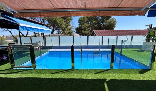 Återförsäljning - Villa -
Orihuela Costa - Costa Blanca