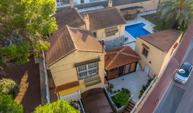 Resale - Villa -
Torrevieja - Los Balcones