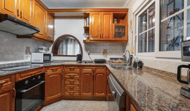 Resale - Villa -
Torrevieja - Los Balcones