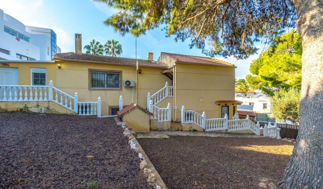 Resale - Villa -
Torrevieja - Los Balcones