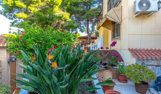 Resale - Villa -
Torrevieja - Los Balcones