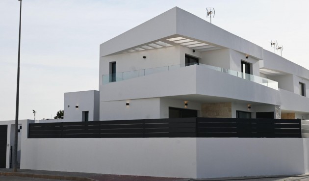 New Build - Villa -
Dolores - polideportivo