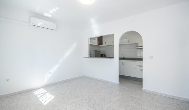 Resale - Villa -
San Miguel de Salinas - Inland