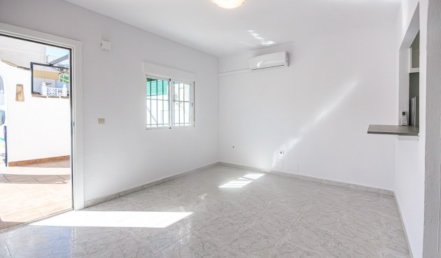 Resale - Villa -
San Miguel de Salinas - Inland