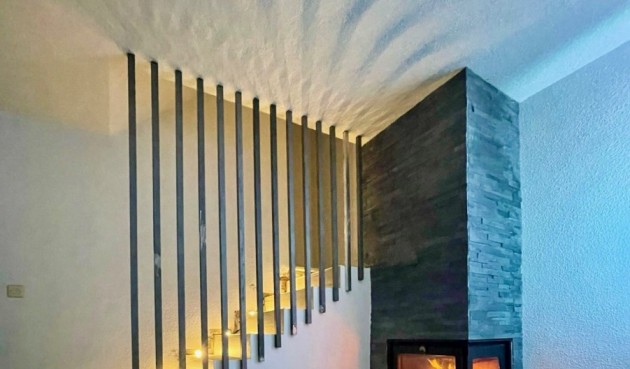 Brukt - Town House -
Aquilas