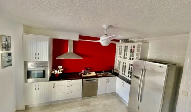 Brukt - Town House -
Aquilas