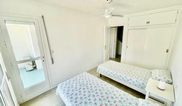 Brukt - Town House -
Aquilas