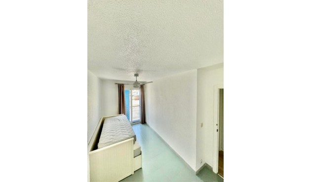 Brukt - Town House -
Aquilas