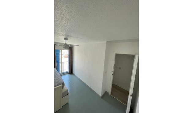 Brukt - Town House -
Aquilas