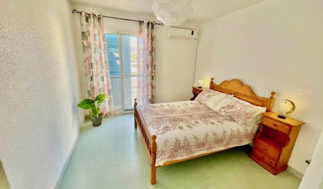 Brukt - Town House -
Aquilas