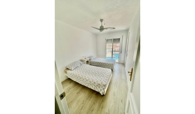 Brukt - Town House -
Aquilas