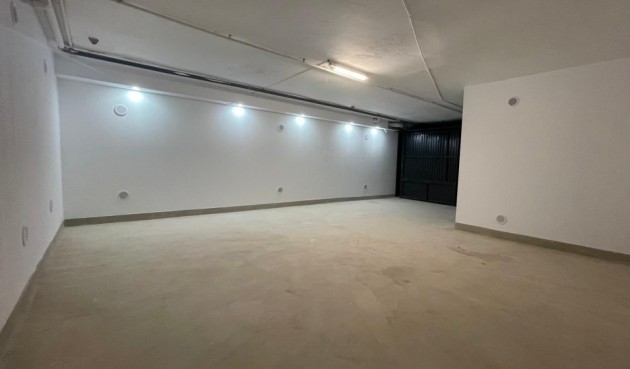 Brukt - Town House -
Aquilas