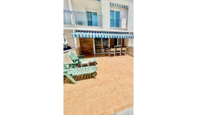 Brukt - Town House -
Aquilas