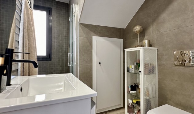 Resale - Villa -
Orihuela Costa - Costa Blanca