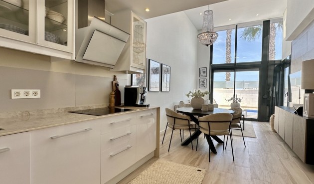 Resale - Villa -
Orihuela Costa - Costa Blanca