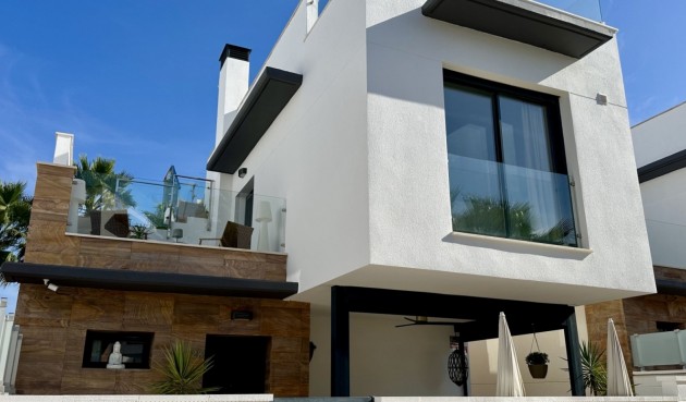Resale - Villa -
Orihuela Costa - Costa Blanca
