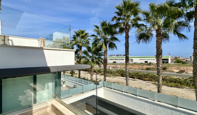 Resale - Villa -
Orihuela Costa - Costa Blanca