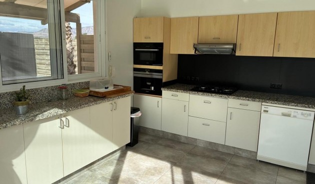 Resale - Villa -
Crevillent - Costa Blanca