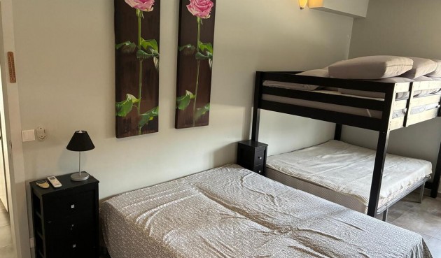 Resale - Villa -
Crevillent - Costa Blanca