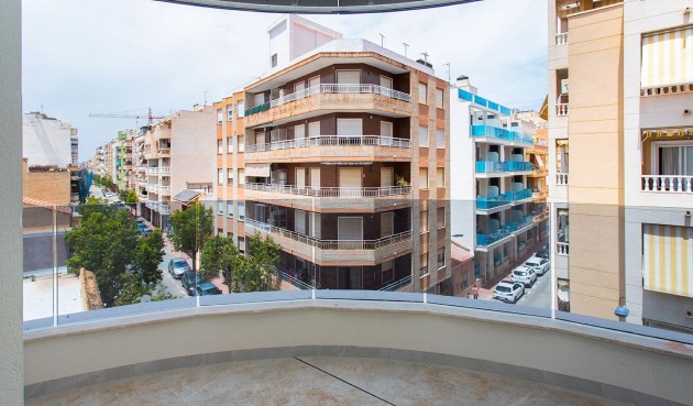 Resale - Apartment -
Torrevieja - Costa Blanca