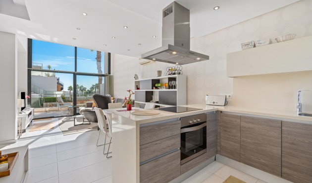 Resale - Bungalow -
Torrevieja - Costa Blanca