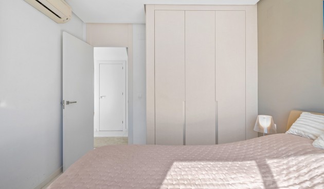 Resale - Bungalow -
Torrevieja - Costa Blanca