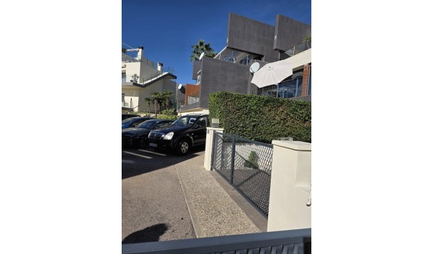 Brukt - Villa -
Orihuela Costa - Villamartín