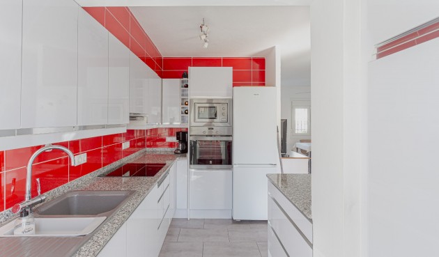 Resale - Villa -
Orihuela Costa - Costa Blanca