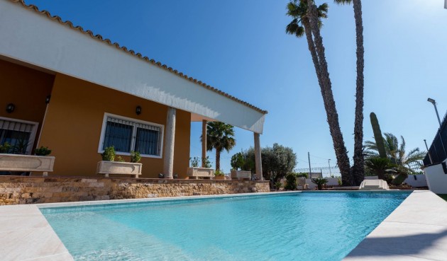 Resale - Villa -
Orihuela - Inland