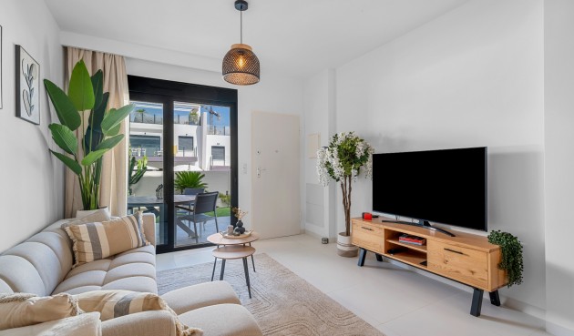 Resale - Apartment -
San Miguel de Salinas - Inland