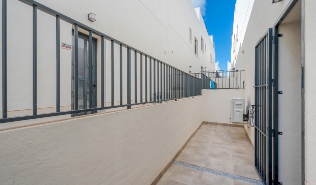 Resale - Apartment -
San Miguel de Salinas - Inland