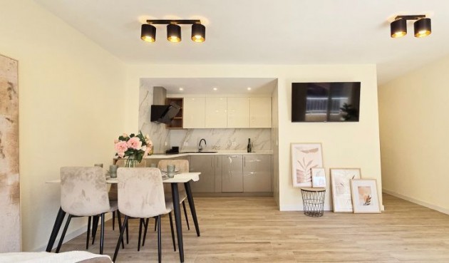 Brukt - Apartment -
Torrevieja - Centro