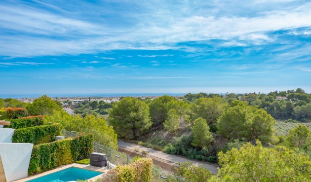 Resale - Villa -
Orihuela Costa - Costa Blanca