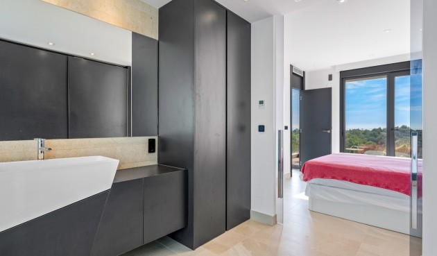 Resale - Villa -
Orihuela Costa - Costa Blanca