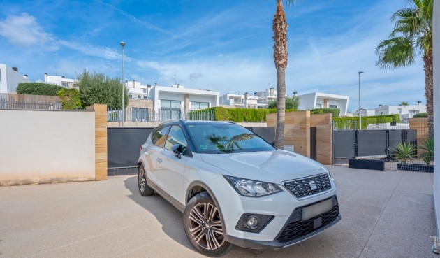 Resale - Villa -
Orihuela Costa - Costa Blanca