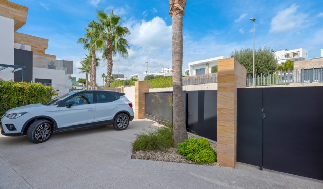 Resale - Villa -
Orihuela Costa - Costa Blanca