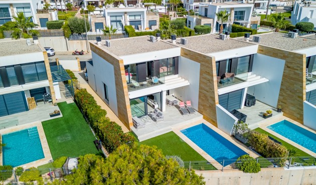 Resale - Villa -
Orihuela Costa - Costa Blanca