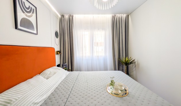 Resale - Apartment -
Torrevieja - Costa Blanca