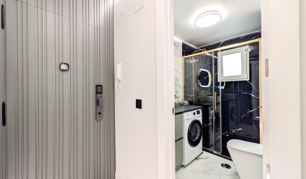 Resale - Apartment -
Torrevieja - Costa Blanca