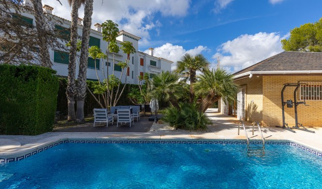Brukt - Villa -
Orihuela Costa - Costa Blanca