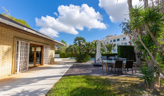 Brukt - Villa -
Orihuela Costa - Costa Blanca