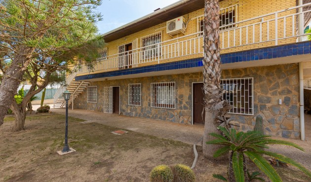 Brukt - Villa -
Orihuela Costa - Costa Blanca