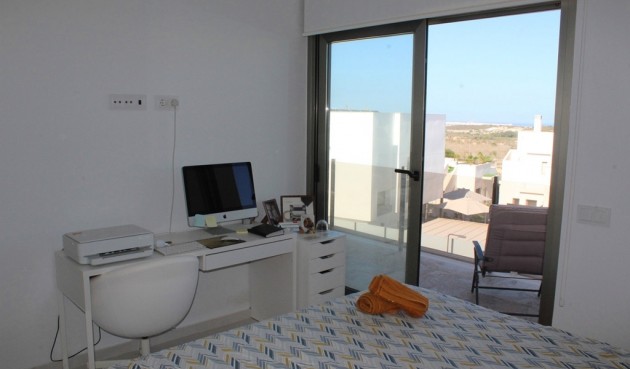 Resale - Villa -
San Miguel de Salinas - Inland