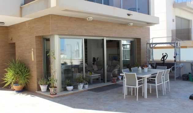 Resale - Villa -
San Miguel de Salinas - Inland