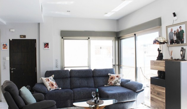 Brukt - Villa -
Orihuela Costa - Costa Blanca