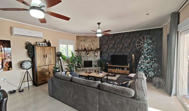 Resale - Villa -
Sax - Inland