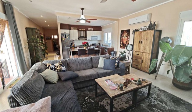 Resale - Villa -
Sax - Inland